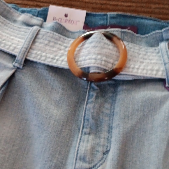 NWT Gloria Vanderbilt Denim Vacation Shorts In Saltmarsh Rinse■ Size 6 - Picture 3 of 14